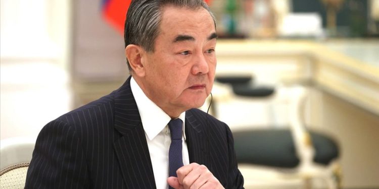 Çin’in kıdemli diplomatı Vang’a göre, sınır anlaşmazlıkları Hindistan ile ilişkileri belirlememeli