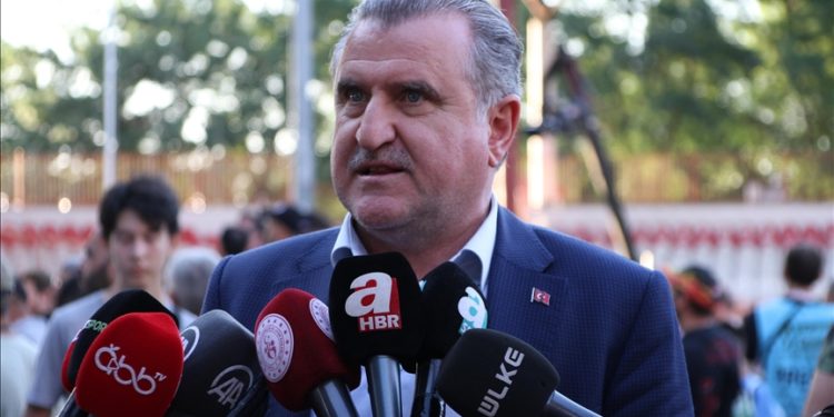 Gençlik ve Spor Bakanı Bak: Milletimiz yağlı güreşi seviyor