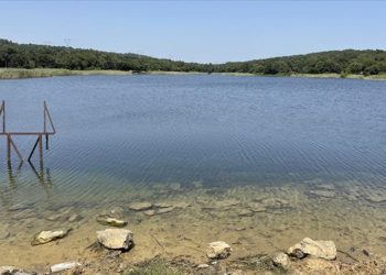 Arnavutköy sakinleri kokan şebeke suyu için İBB’den çözüm bekliyor