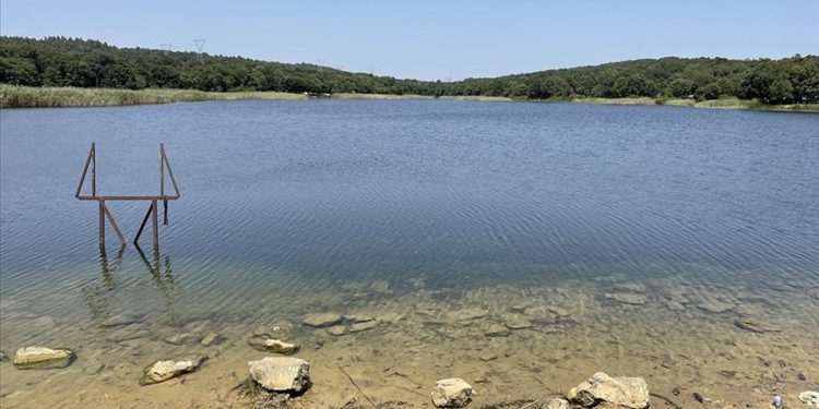Arnavutköy sakinleri kokan şebeke suyu için İBB’den çözüm bekliyor