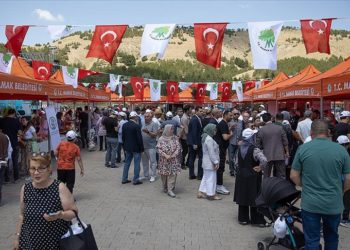 “Ekolojik Köy” doğal ürünleriyle festival ziyaretçilerine kapılarını açtı
