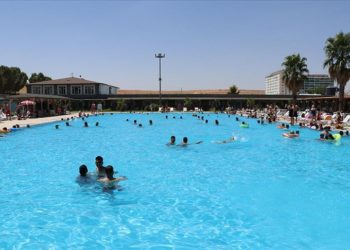 Gaziantep ve Şanlıurfa'da sıcak hava etkisini sürdürüyor