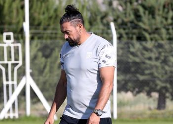 Sivasspor Teknik Direktörü Servet Çetin: Önceliğimiz eksik mevkilere transfer