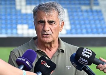 Hücumda ve orta sahada oyuncu almamız gerekiyor