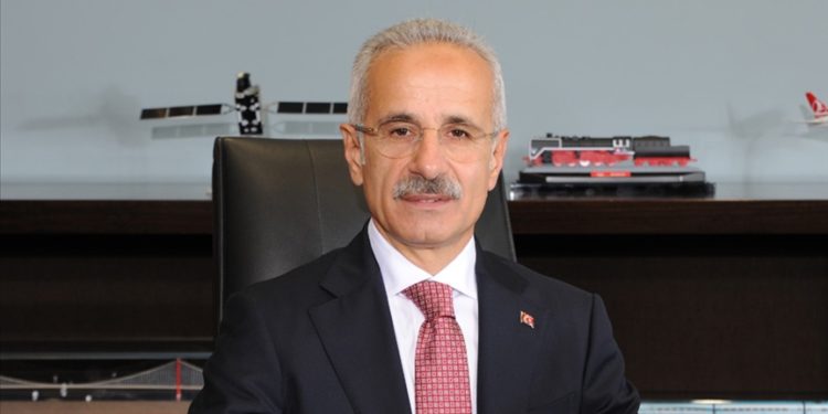 Bakan Uraloğlu: Kırsal bölgelerde yer alan 2 bin 575 yerleşim yerine 4,5G mobil haberleşme hizmeti götürüldü
