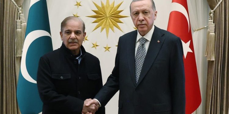 Cumhurbaşkanı Erdoğan, Pakistan Başbakanı Şerif ile telefonda görüştü