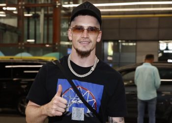 Fenerbahçe'nin yeni transferi Ryan Kent, İstanbul'a geldi