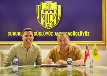 MKE Ankaragücü, Polonyalı kaleci Rafal Gikiewicz'i transfer etti