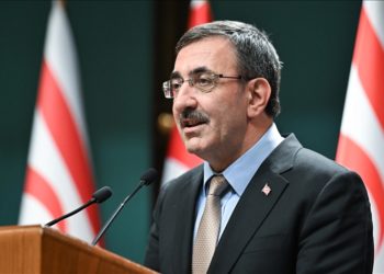 Kıbrıs Adası’nın en büyük havalimanını en kısa zamanda Kıbrıs Türkü’ne kazandıracağız