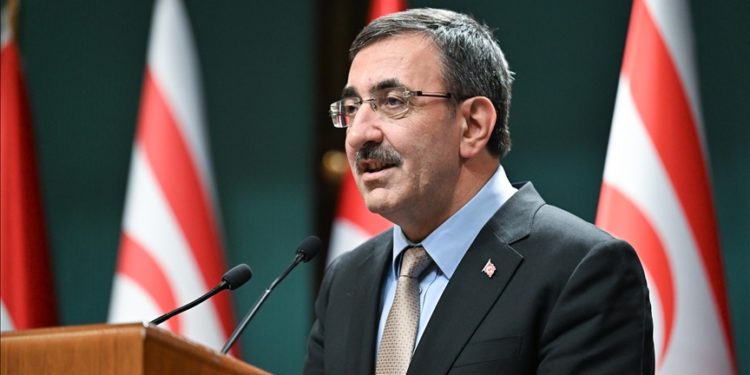 Kıbrıs Adası’nın en büyük havalimanını en kısa zamanda Kıbrıs Türkü’ne kazandıracağız