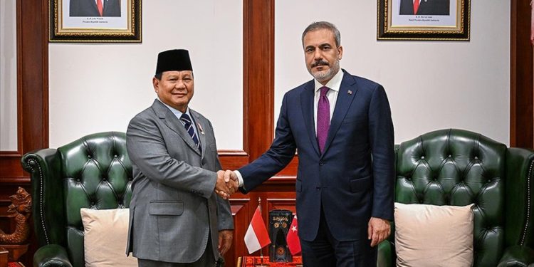 Dışişleri Bakanı Fidan, Endonezya Savunma Bakanı Subianto ile görüştü
