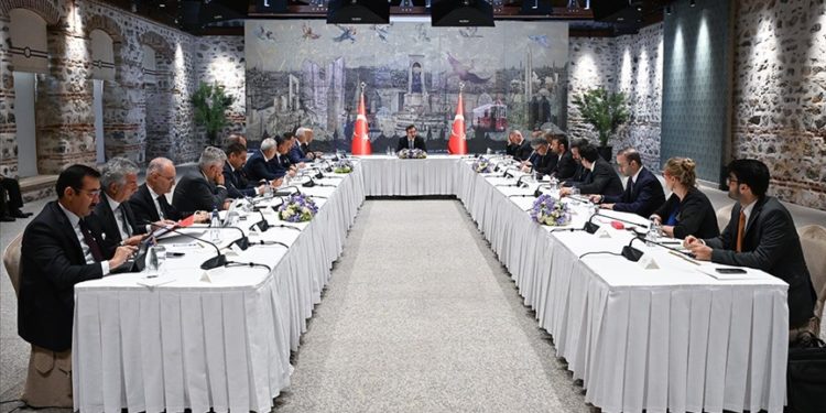 İş dünyası temsilcileri, Dolmabahçe’deki İş Dünyası Temsilcileri ile İstişare Toplantısı’nı değerlendirdi