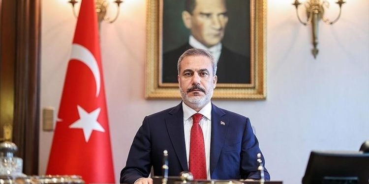 Dışişleri Bakanı Fidan’dan Yunan mevkidaşına yangınlar nedeniyle “geçmiş olsun” mesajı