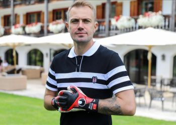 Beşiktaş, Mert Günok'un sözleşmesini yeniledi