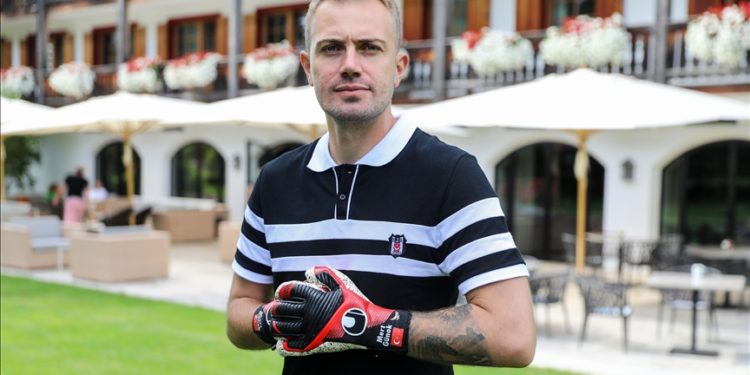 Beşiktaş, Mert Günok'un sözleşmesini yeniledi