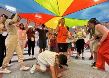 Otizmli gençler ve çocuklar devlet konservatuvarında yeteneklerini geliştiriyor