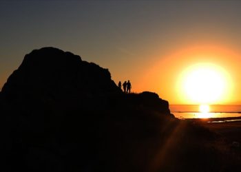 Japon turistler Doğu Anadolu'nun tarihi yapılarını ve doğal güzelliklerini gezdi