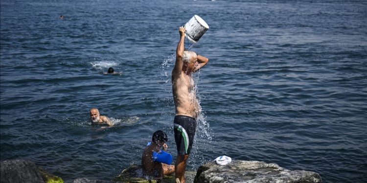 Türk Toraks Derneği aşırı sıcaklara karşı vatandaşları uyardı
