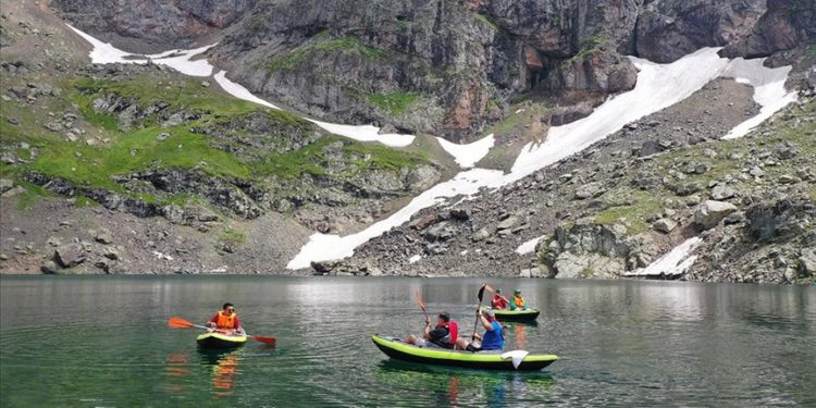 Giresun’un buzul gölleri doğaseverlerin yeni rotası oldu