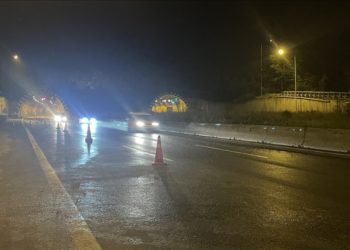 Heyelan nedeniyle Bolu Abant gişelerinden kapatılan Anadolu Otoyolu ulaşıma açıldı