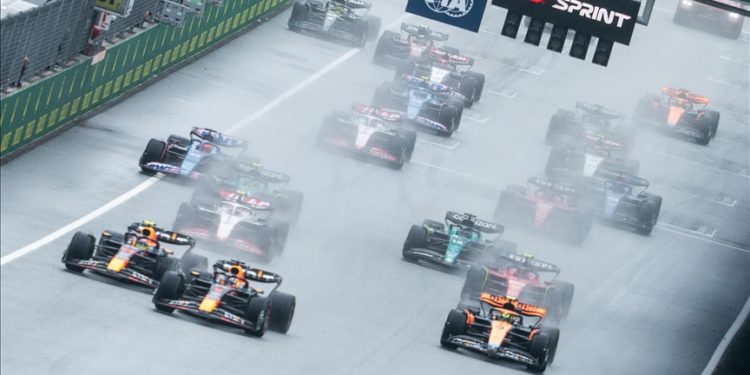 F1 Avusturya Grand Prix'sinin sprint yarışında Verstappen birinci oldu