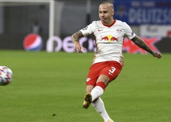 Galatasaray, Angelino’nun transferi için görüşmelerin başladığını açıkladı