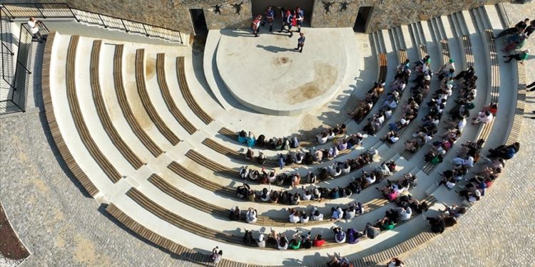 Kula Gençlik Kampı, yüzlerce öğrenciyi ağırlıyor