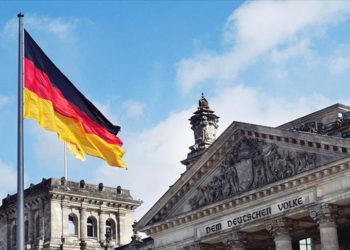 Almanya'da yapılan ankete göre katılımcıların yüzde 77'si hükümetin çalışmalarından memnun değil