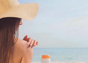 "Güneş kremi kullanmamak cilt kanserine neden olabilir" uyarısı