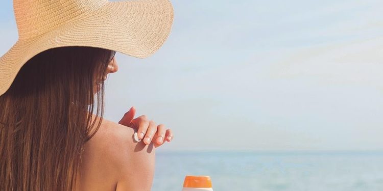 "Güneş kremi kullanmamak cilt kanserine neden olabilir" uyarısı