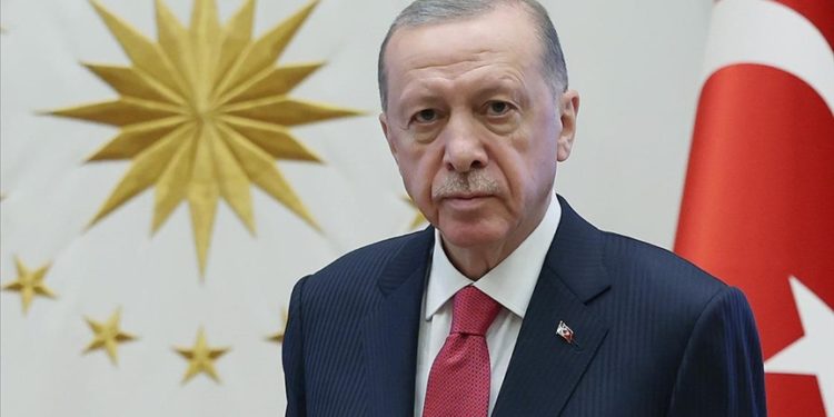 Cumhurbaşkanı Erdoğan, şehit Özler'in ailesine başsağlığı diledi