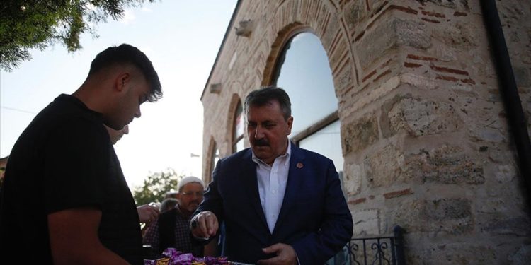 Vatan hainliği yapan kanun önünde hesabını verecektir