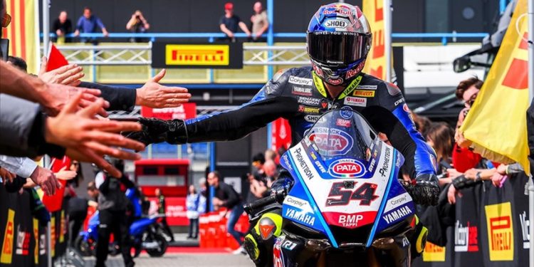 Toprak Razgatlıoğlu, İtalya'da ikinci olarak kariyerinin 100. podyumuna ulaştı