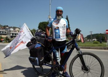 Evlat acısı yaşayan baba organ ve kök hücre bağışı farkındalığı için pedallıyor