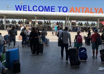 Antalya'ya 1 günde hava yolu ile 99 bin 149 turist geldi