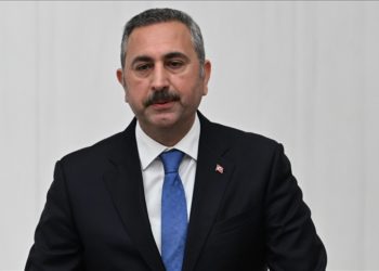 AK Parti Grup Başkanvekili Gül, BM'nin kutsal kitaplara şiddeti kınayan tasarısının kabul edilmesini değerlendirdi