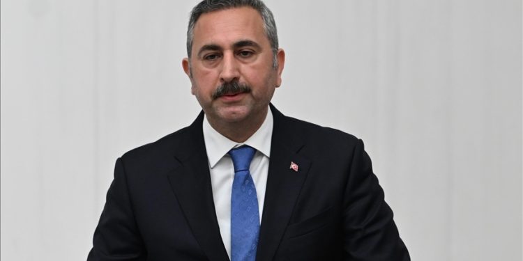 AK Parti Grup Başkanvekili Gül, BM'nin kutsal kitaplara şiddeti kınayan tasarısının kabul edilmesini değerlendirdi