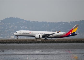 Asiana Airlines uçuşları, pilotların maaş protestoları nedeniyle aksıyor