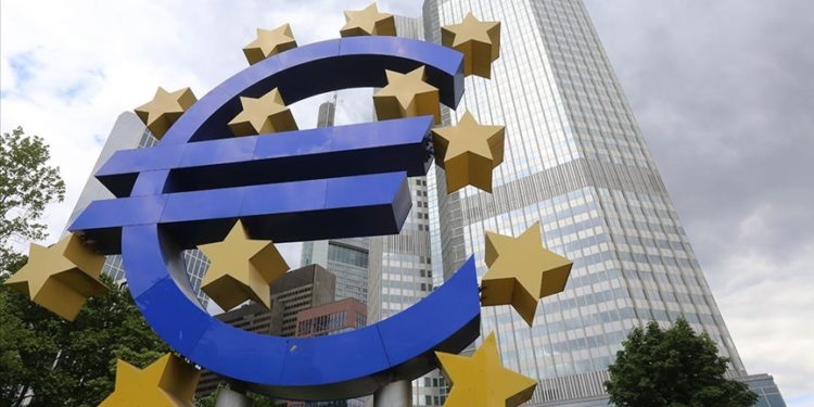 Avro Bölgesi'nde şirket kredileri ivme kaybetmeye devam etti