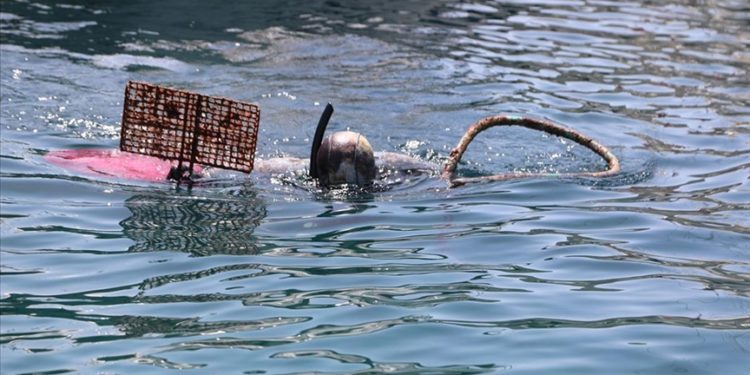 Bodrum'da deniz dibi temizliğinde 362 kilogram atık çıkarıldı
