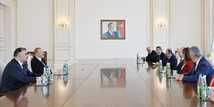 TBMM Başkanı Kurtulmuş, Azerbaycan Cumhurbaşkanı Aliyev ile bir araya geldi