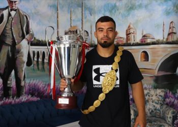Başpehlivan Zeybek, altın kemerin ebedi sahibi olmak istiyor