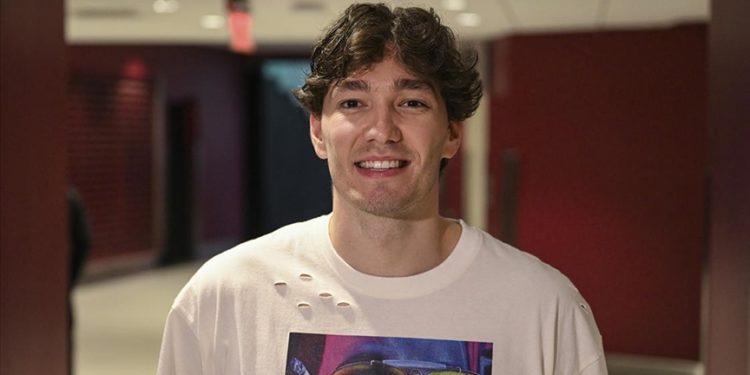 Cedi Osman'ın takımı Spurs, başantrenörü Popovich ile 5 yıllık sözleşme yeniledi