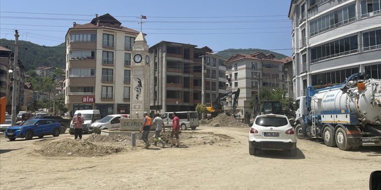 Selden etkilenen Zonguldak'ta hayat normale dönmeye başladı