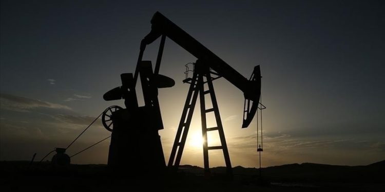 Rusya bu yıl için 515 milyon ton petrol üretim hedefini koruyor