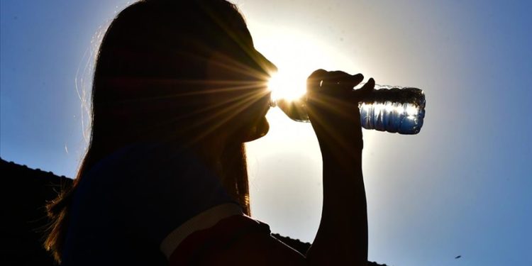 Uzmanından yaz mevsiminde sıvı tüketimi uyarısı