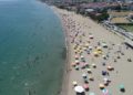 Tekirdağ'da sıcaktan bunalanlar sahillerde serinlemeye çalışıyor