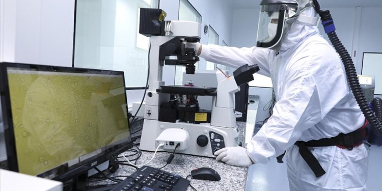 ABD yönetimi, Vuhan Viroloji Enstitüsüne yapılan yardımı askıya aldı