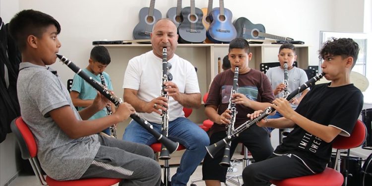 Tekirdağ Roman Akademisi kursiyer çocukların sosyal becerilerini geliştiriyor