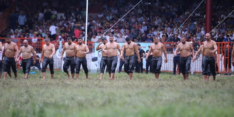 662. Tarihi Kırkpınar Yağlı Güreşleri başpehlivanlık 2. tur müsabakaları tamamlandı